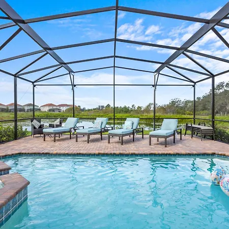 Solterra Palms At White Rose Villas
